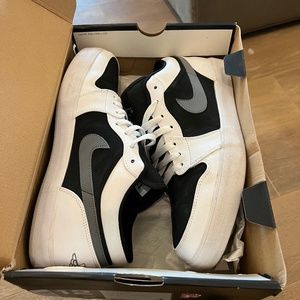 Jordan 1 v.2 Low White/Cool Grey- Black RARE SHOE